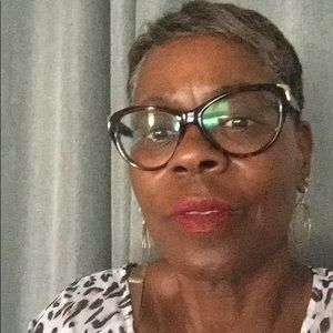 Meet your Posher, Gina